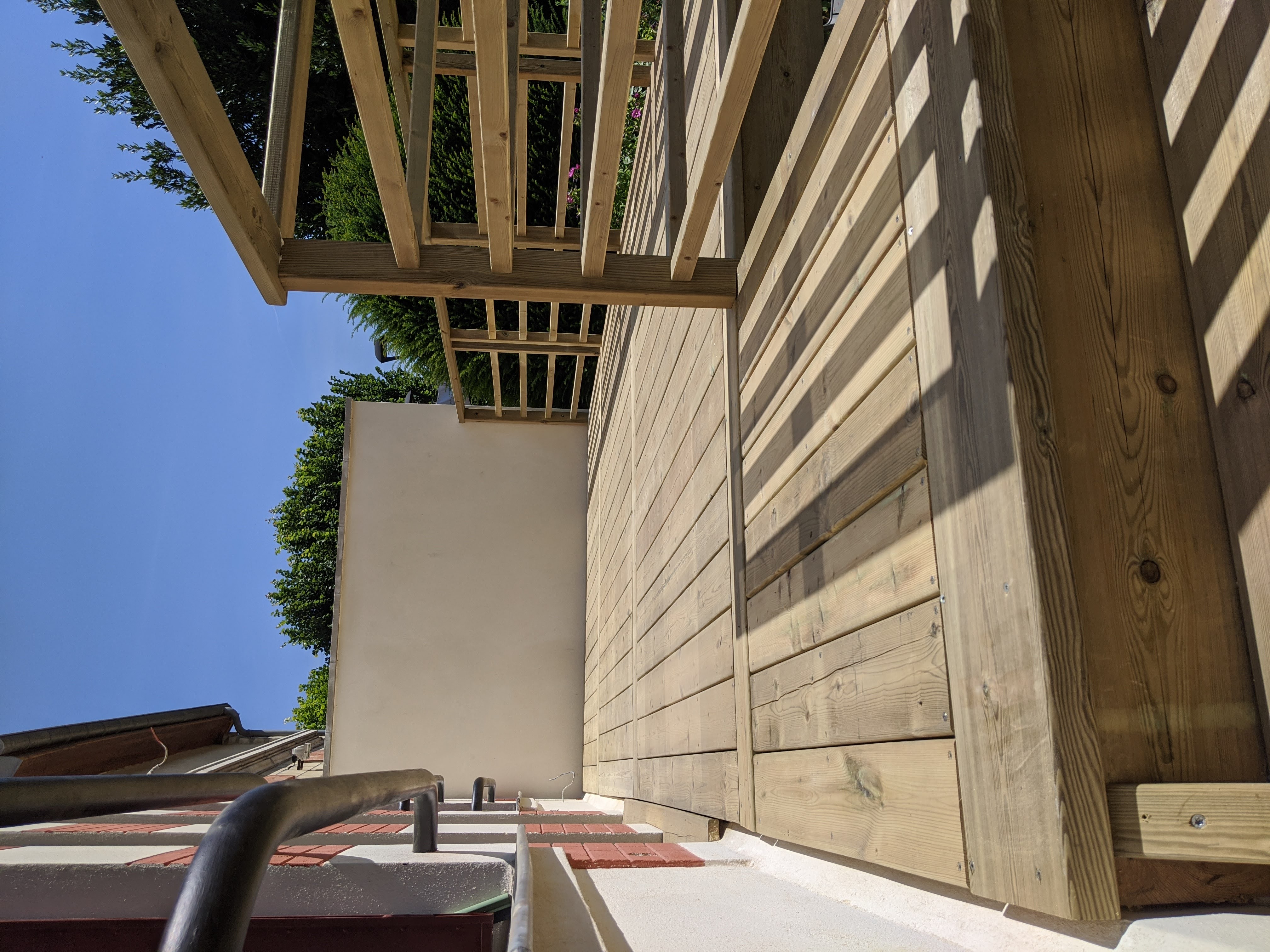 Terrasse suspendue — vue d'ensemble